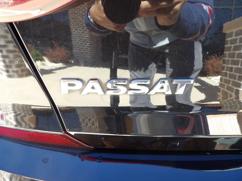 2017 Volkswagen Passat Image 33