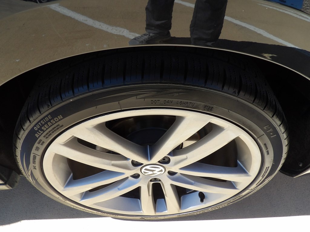 2017 Volkswagen Passat Image 34