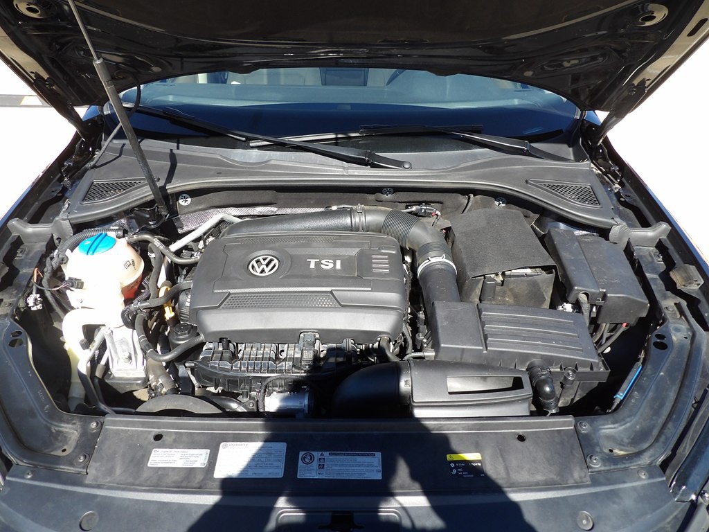 2017 Volkswagen Passat Image 36