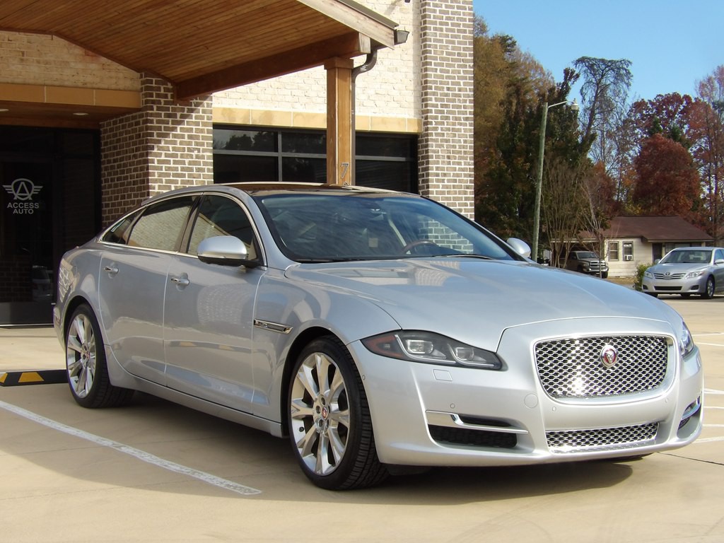2017 Jaguar XJ Image 7