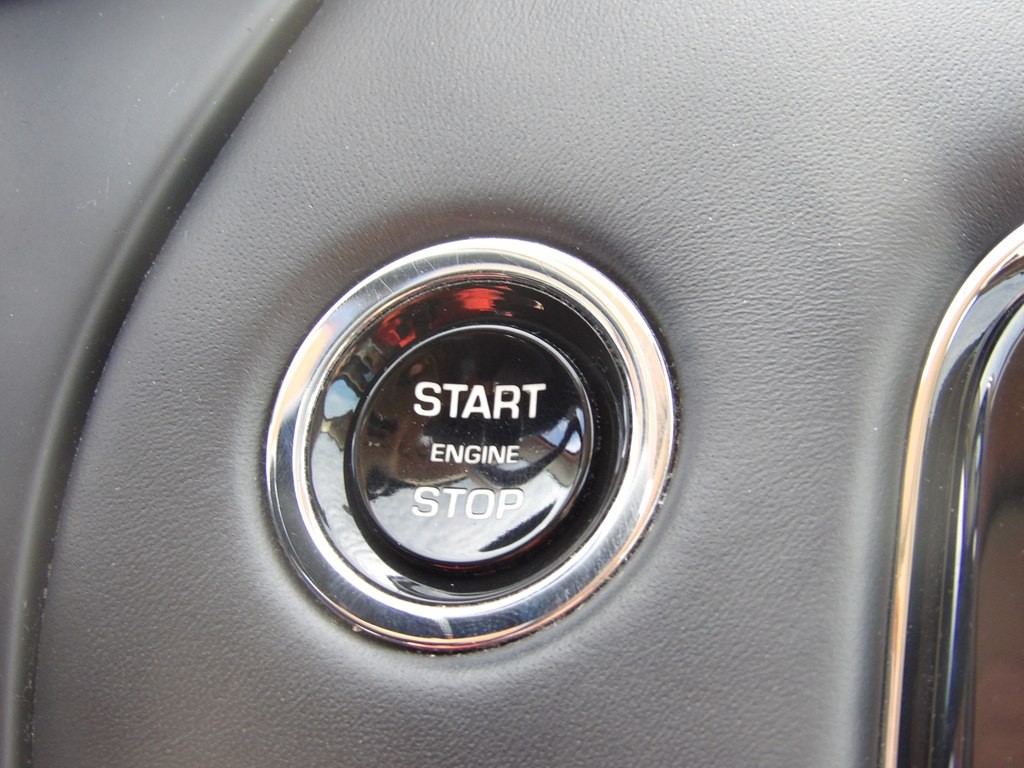 2017 Jaguar XJ Image 17