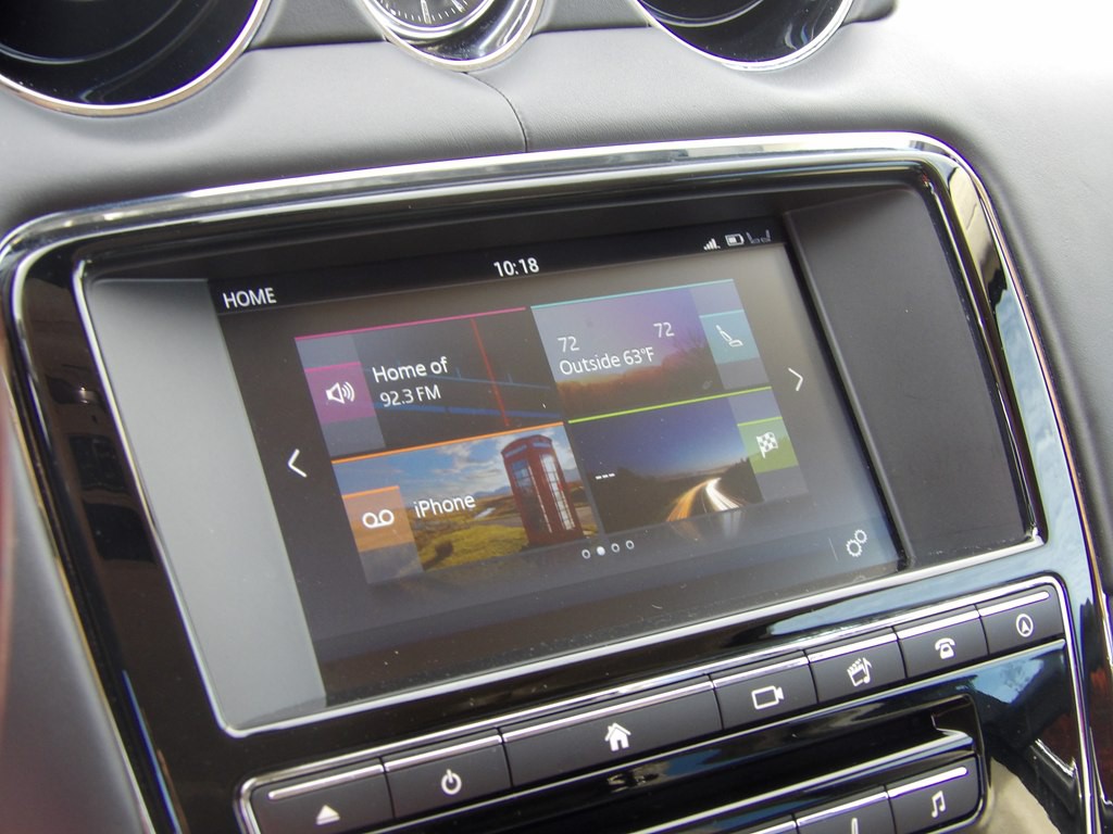 2017 Jaguar XJ Image 21