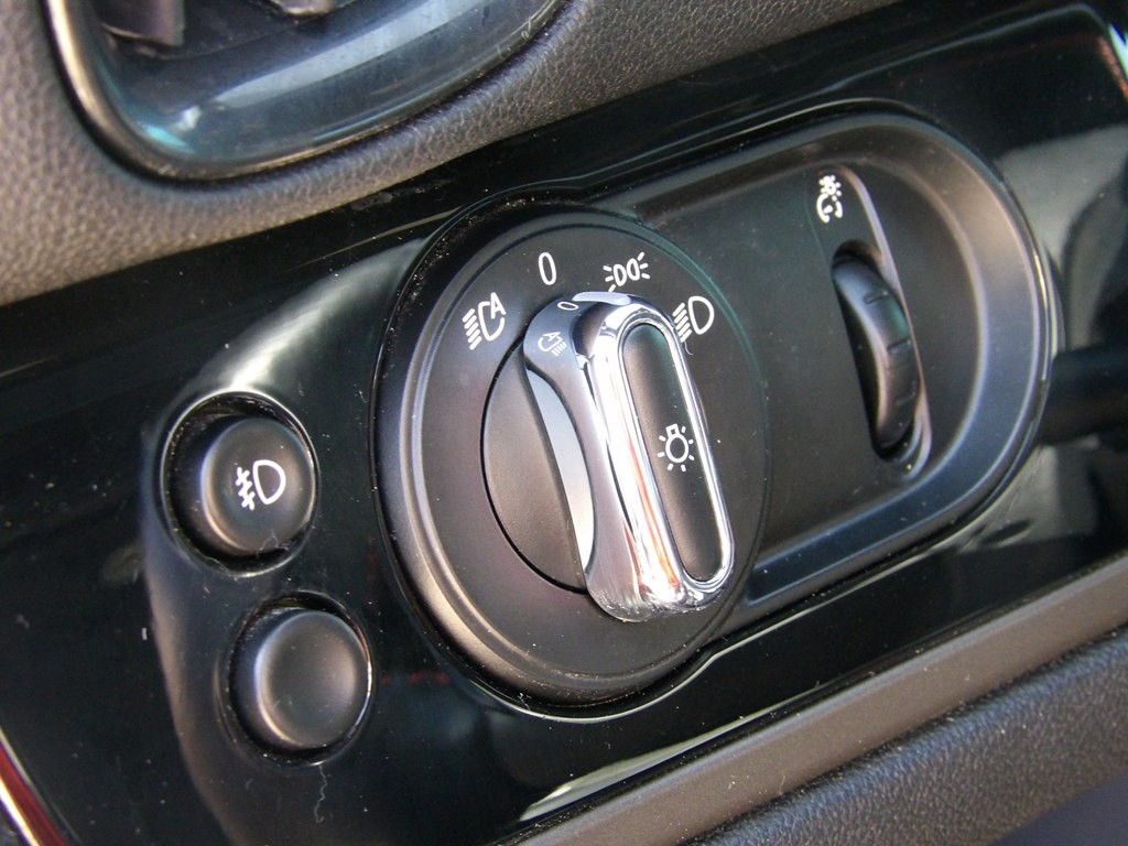 2019 MINI Cooper Image 16