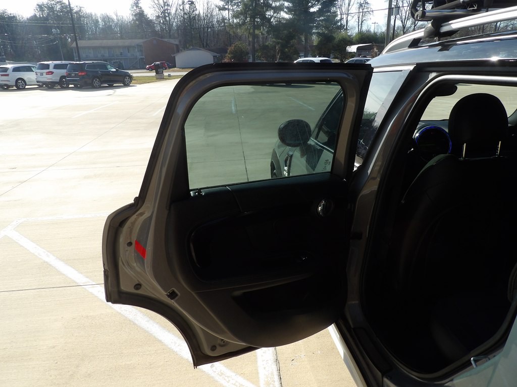 2019 MINI Cooper Image 32