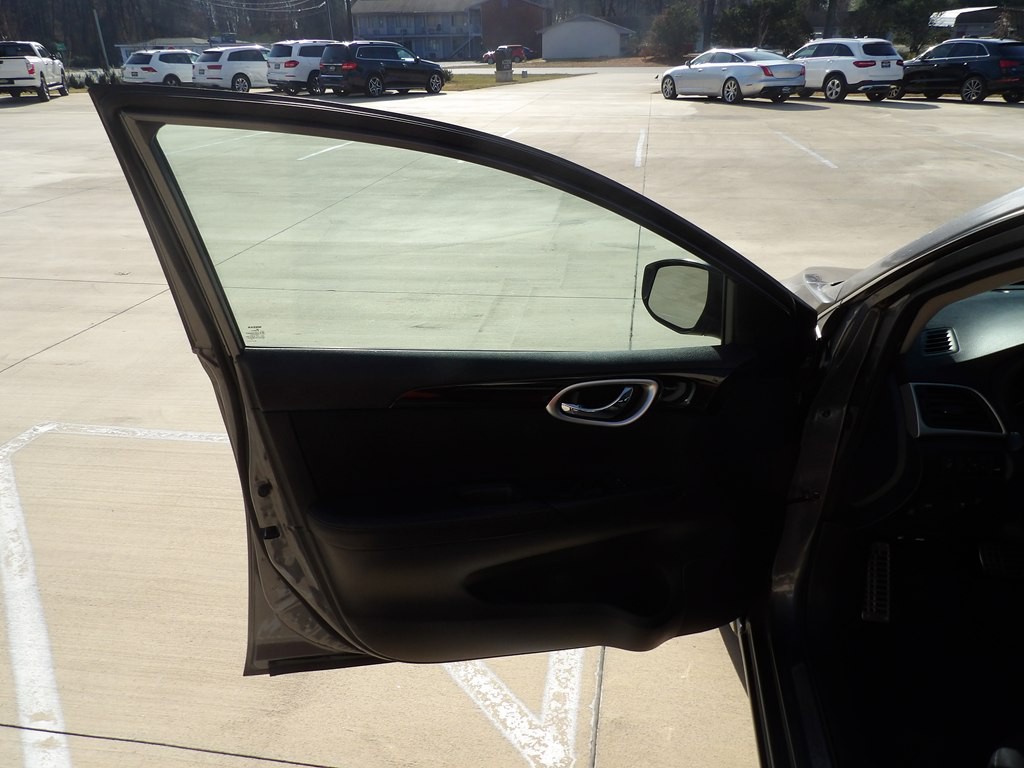 2019 Nissan Sentra Image 9