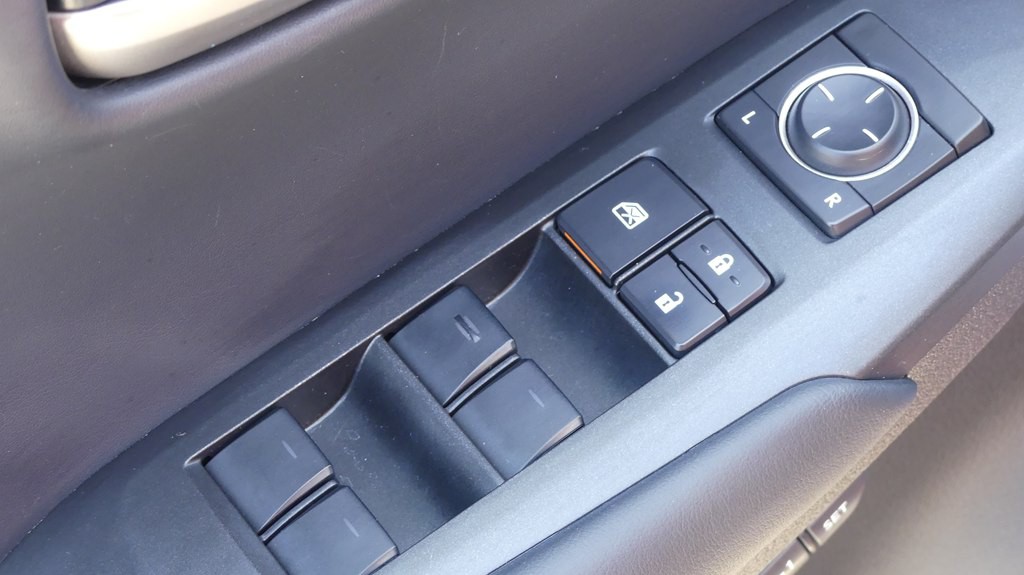 2017 Lexus NX Image 10