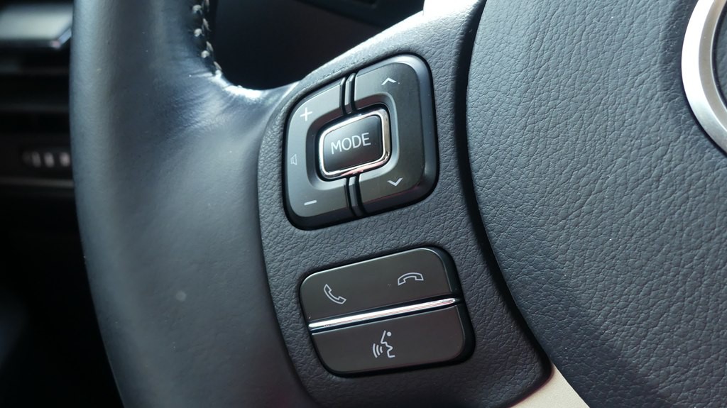 2017 Lexus NX Image 17