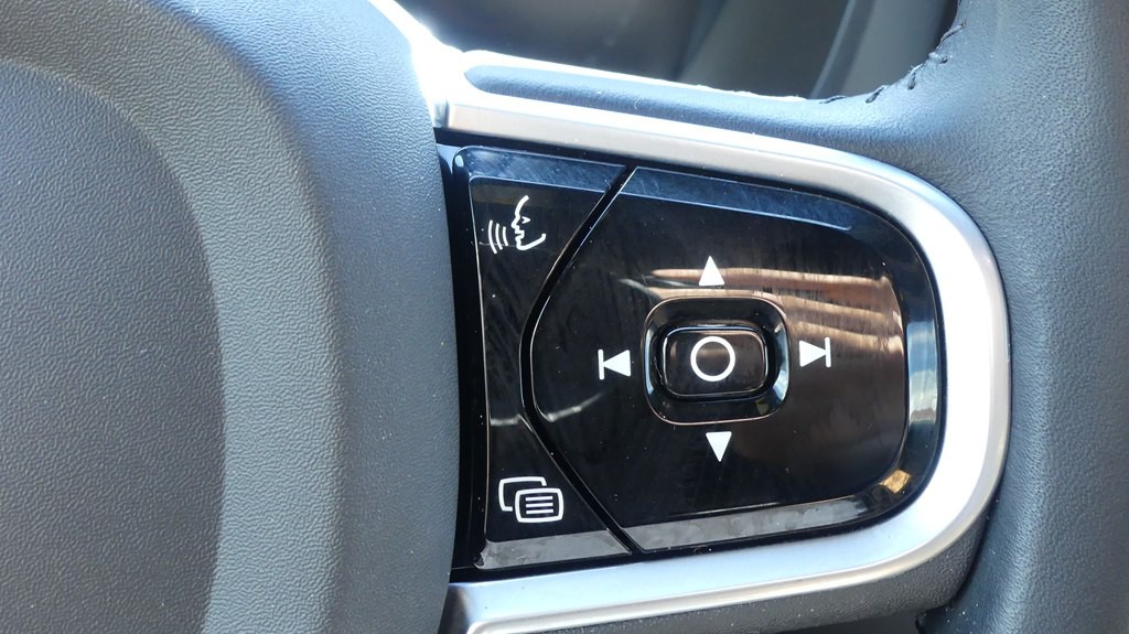 2019 Volvo XC60 Image 16