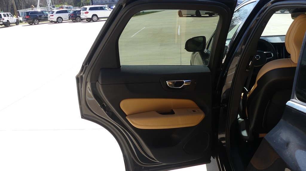 2019 Volvo XC60 Image 31