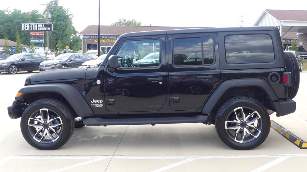 2018 Jeep Wrangler Unlimited Image 2