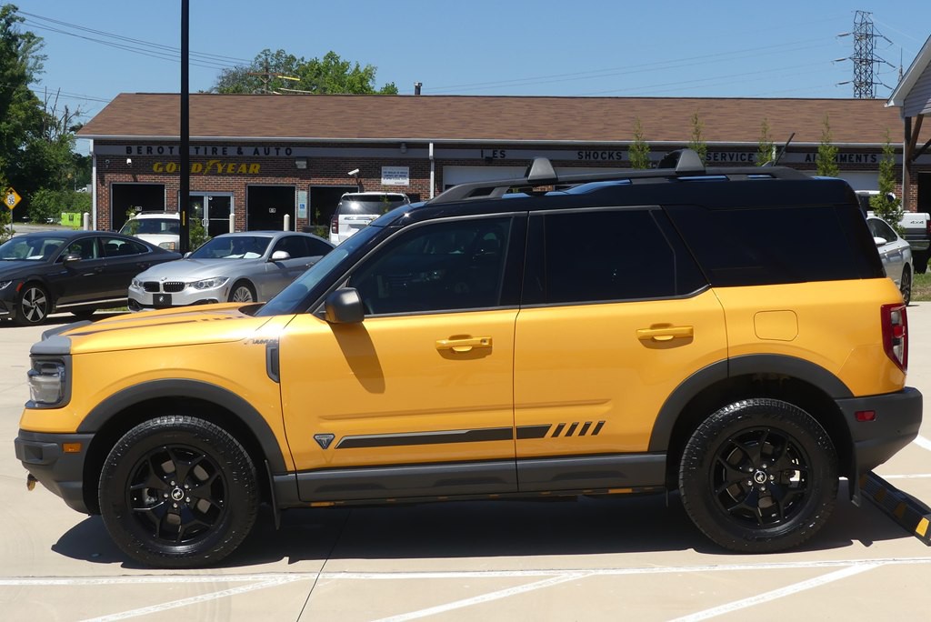 2021 Ford Bronco Image 3