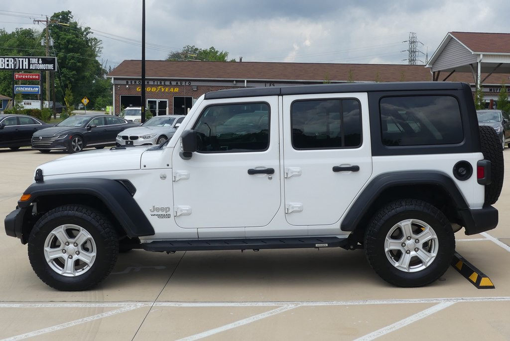 2018 Jeep Wrangler Unlimited Image 2