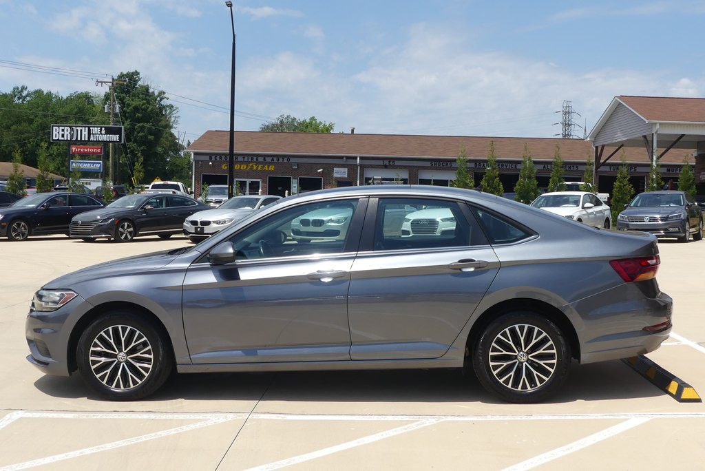 2019 Volkswagen Jetta Image 2