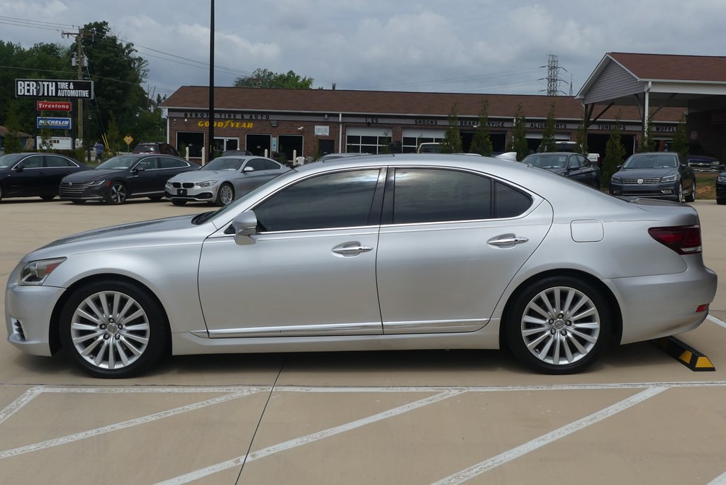 2014 Lexus LS Image 2