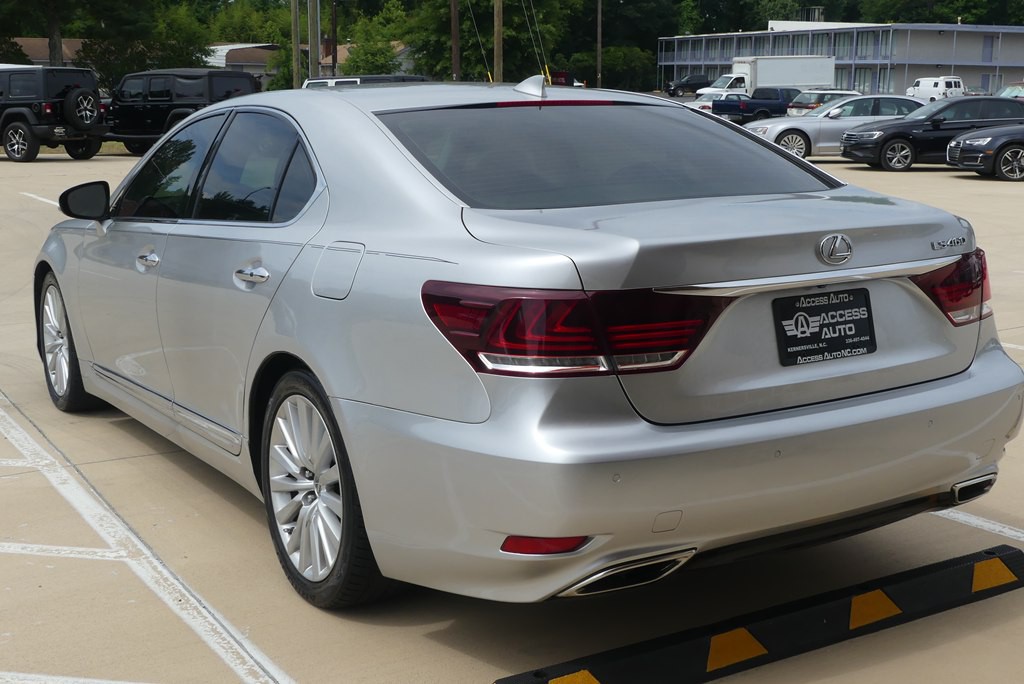 2014 Lexus LS Image 3