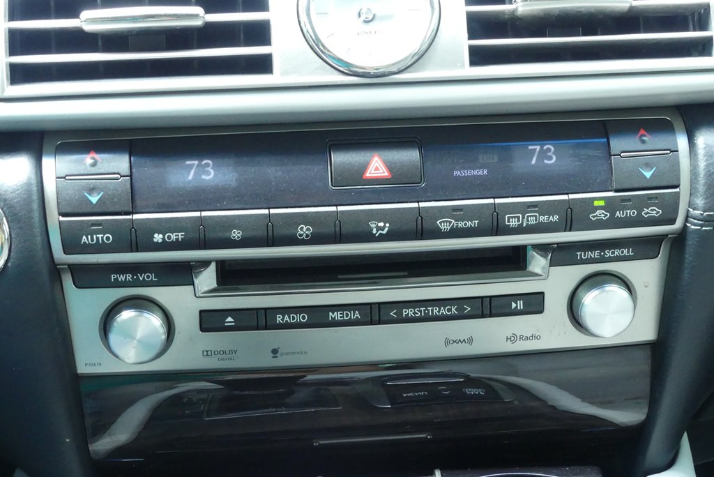 2014 Lexus LS Image 25