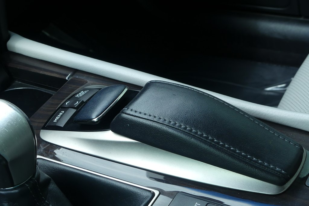 2014 Lexus LS Image 27