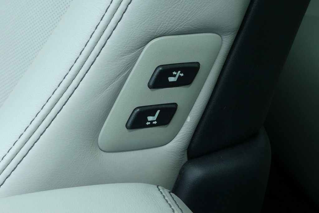 2014 Lexus LS Image 31