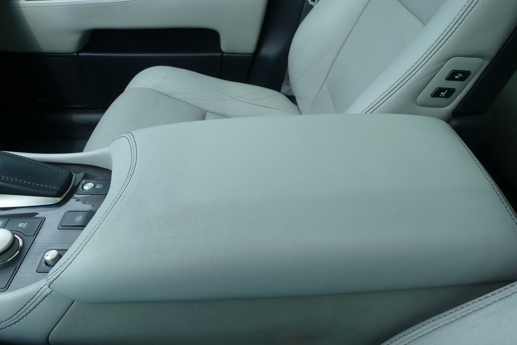 2014 Lexus LS Image 32
