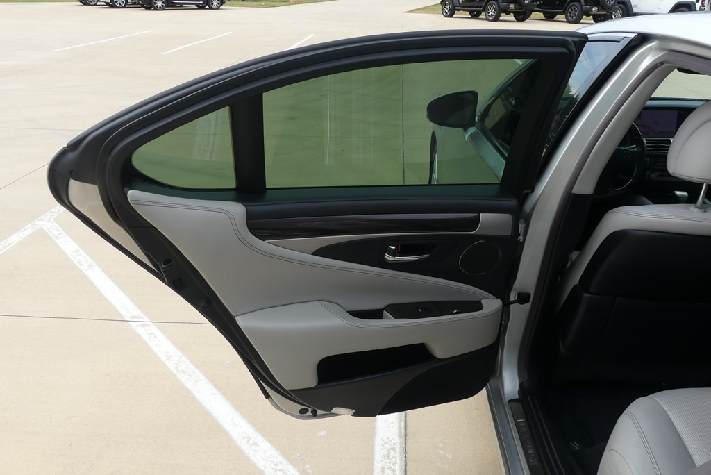 2014 Lexus LS Image 34