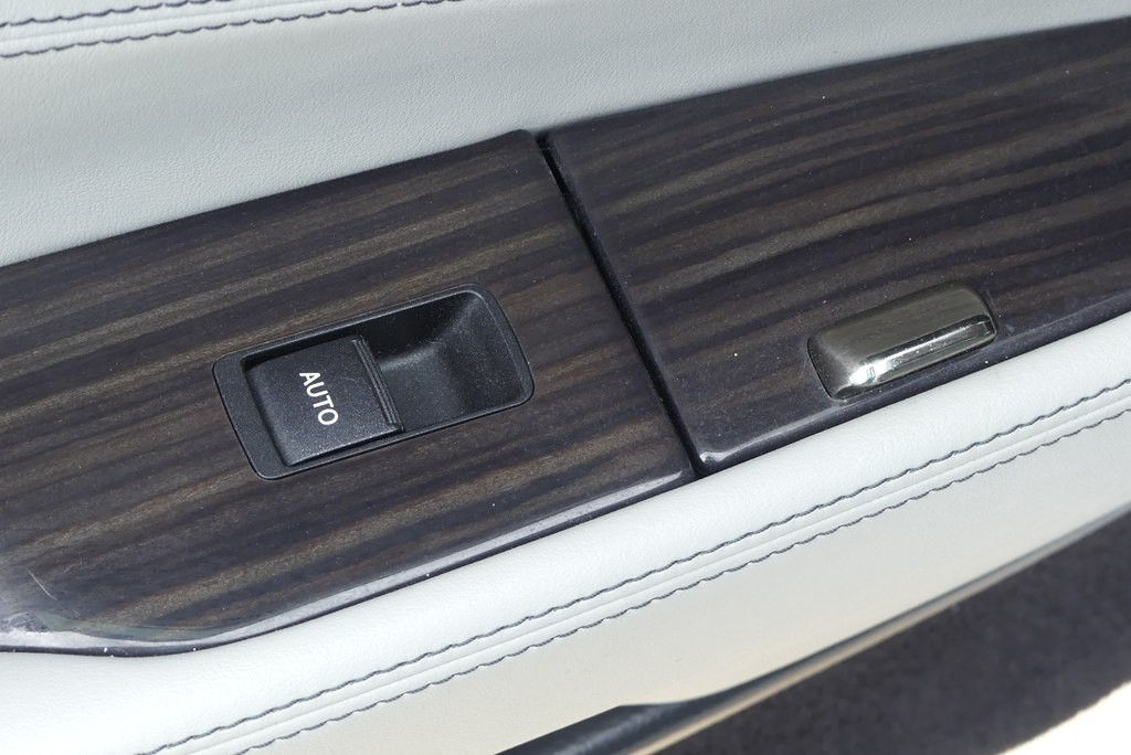 2014 Lexus LS Image 35