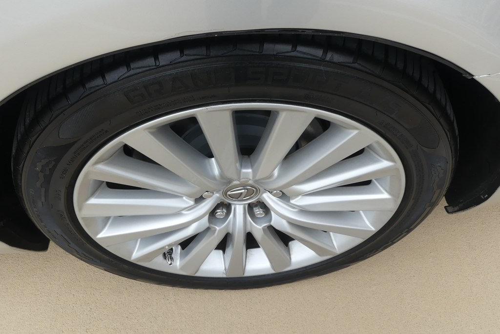 2014 Lexus LS Image 40