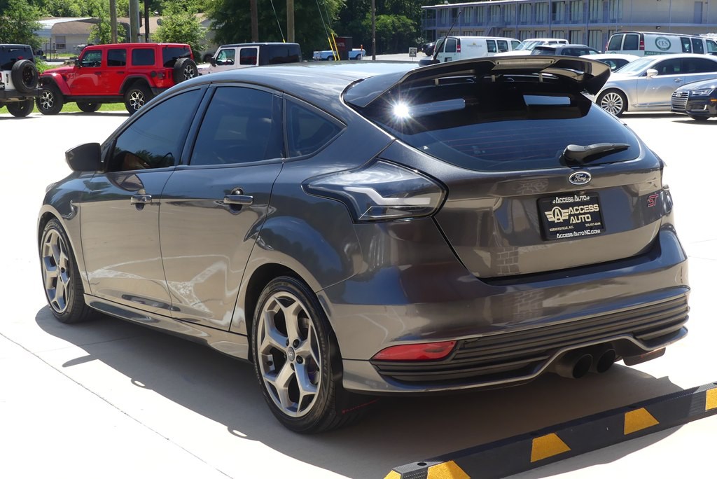 2018 Ford Focus Image 3