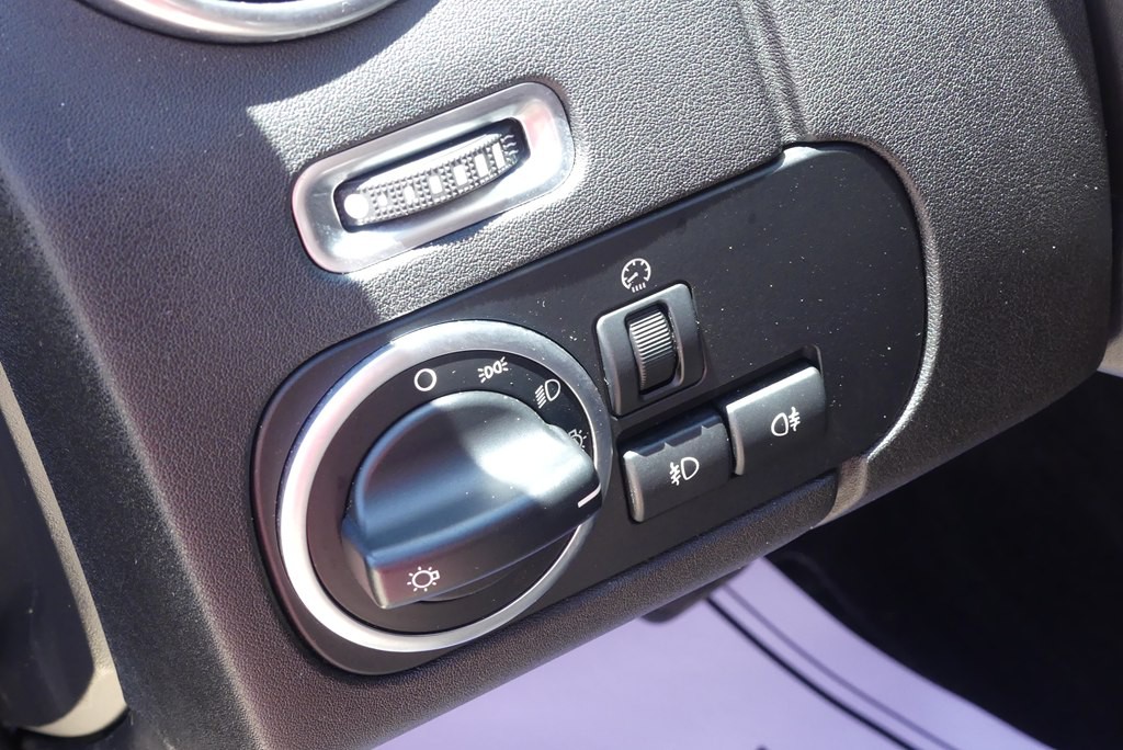 2015 Land Rover LR4 Image 14
