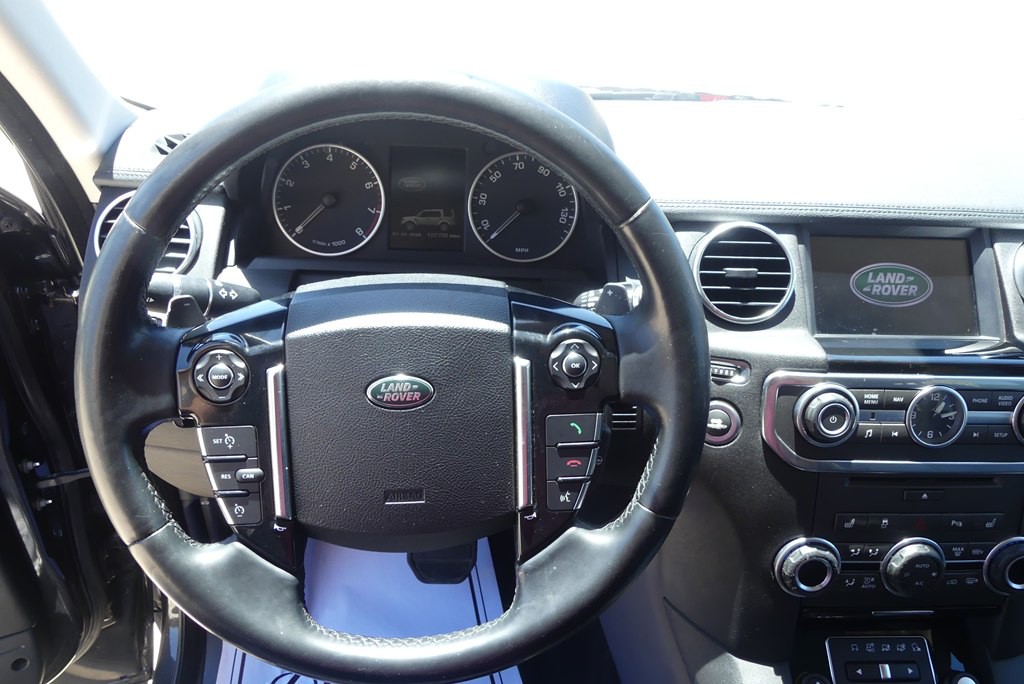 2015 Land Rover LR4 Image 15