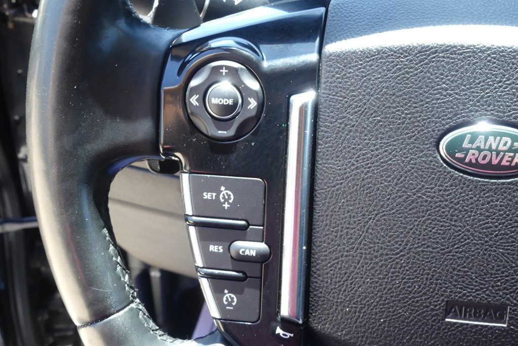 2015 Land Rover LR4 Image 17