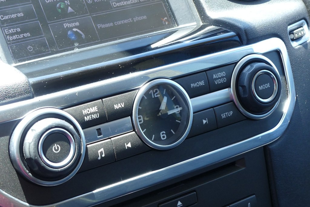 2015 Land Rover LR4 Image 23