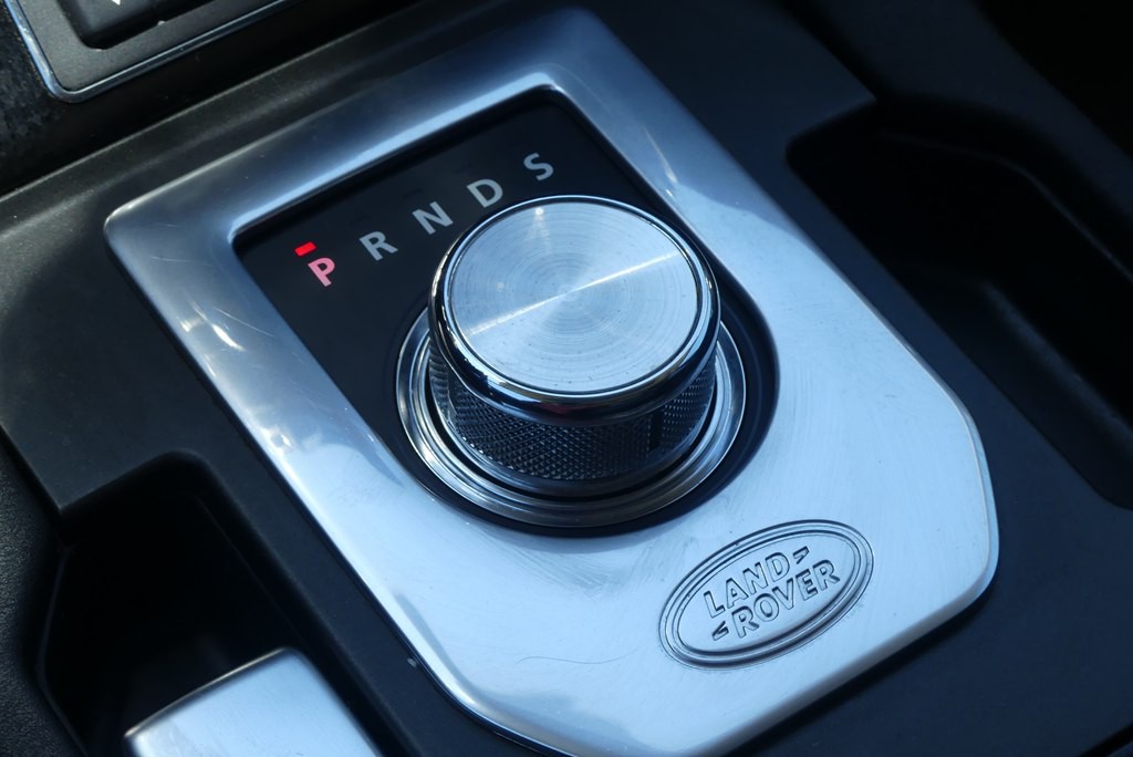 2015 Land Rover LR4 Image 26