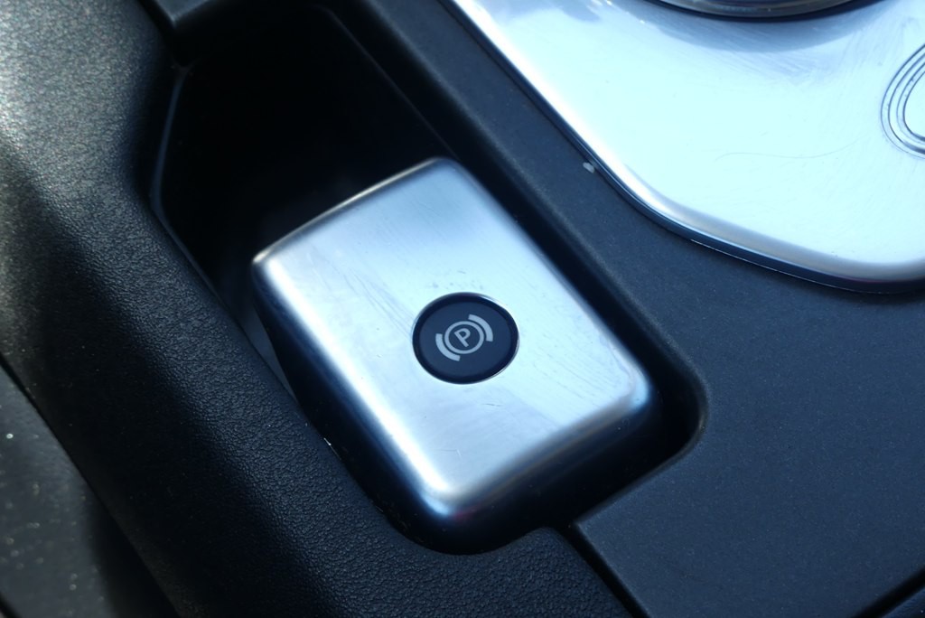 2015 Land Rover LR4 Image 27