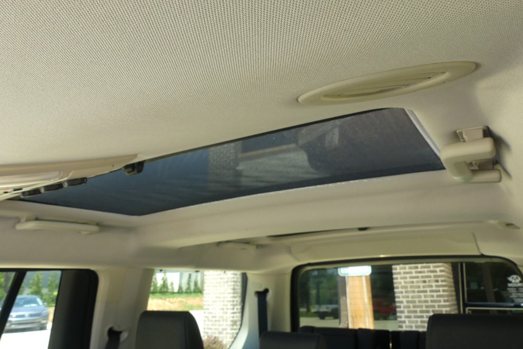2015 Land Rover LR4 Image 31