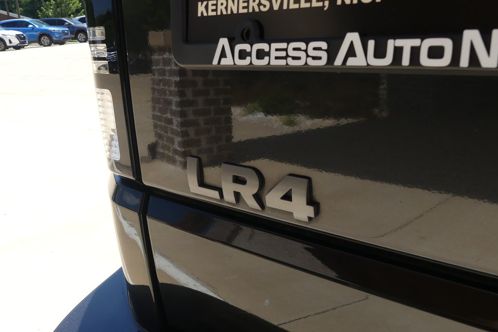 2015 Land Rover LR4 Image 37