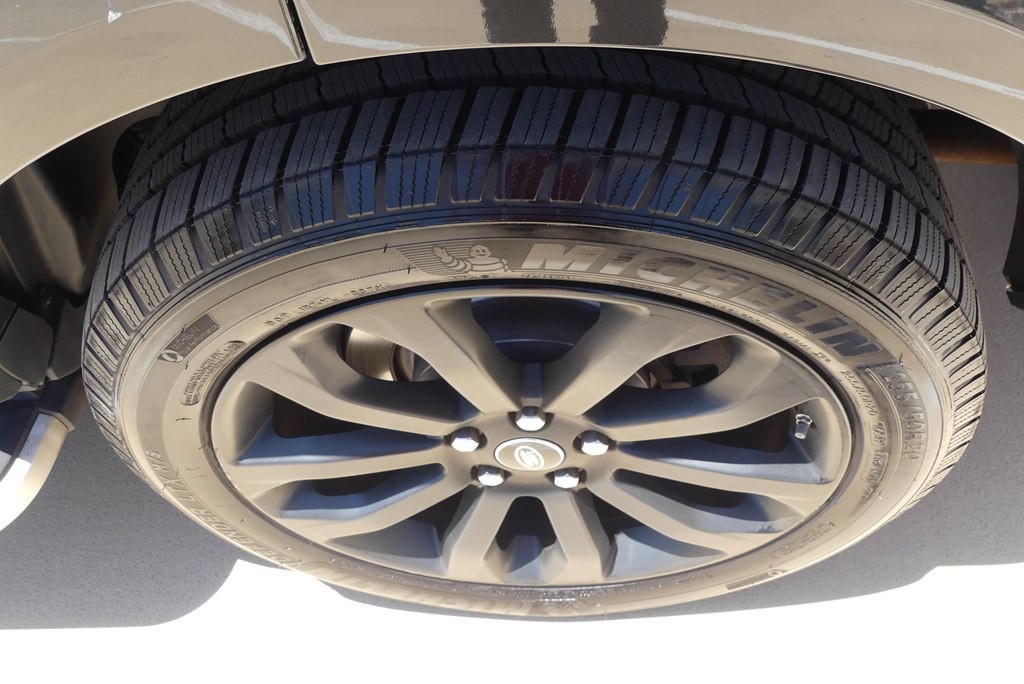 2015 Land Rover LR4 Image 39