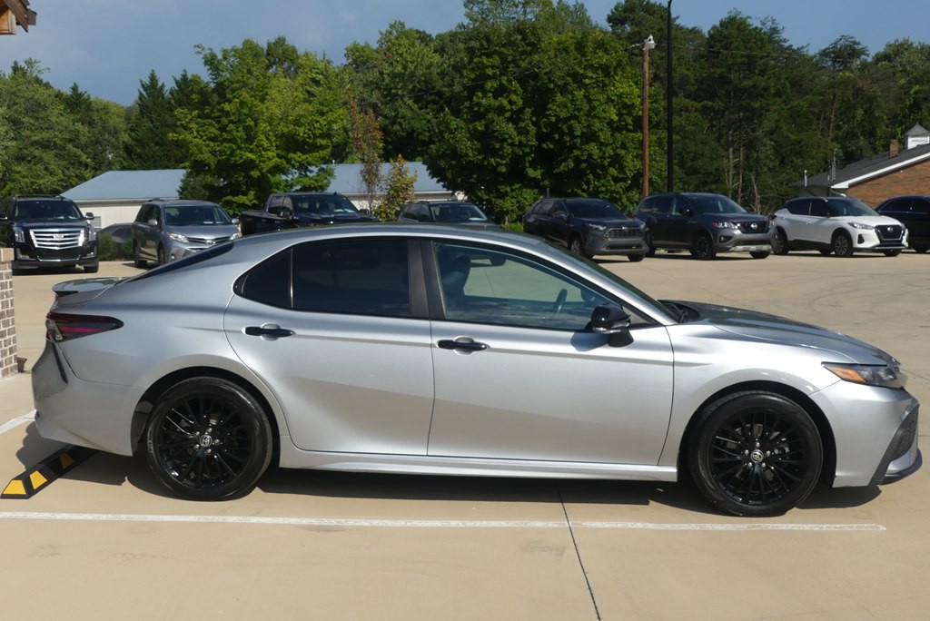 2022 Toyota Camry Image 2