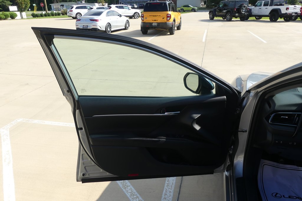 2022 Toyota Camry Image 9