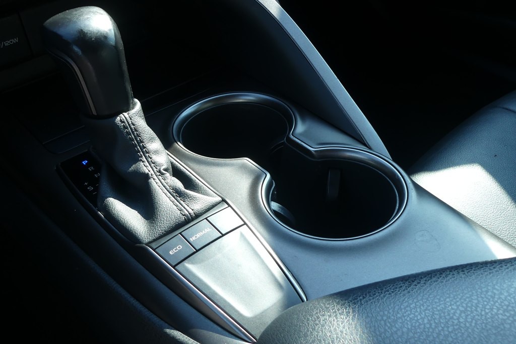 2022 Toyota Camry Image 25