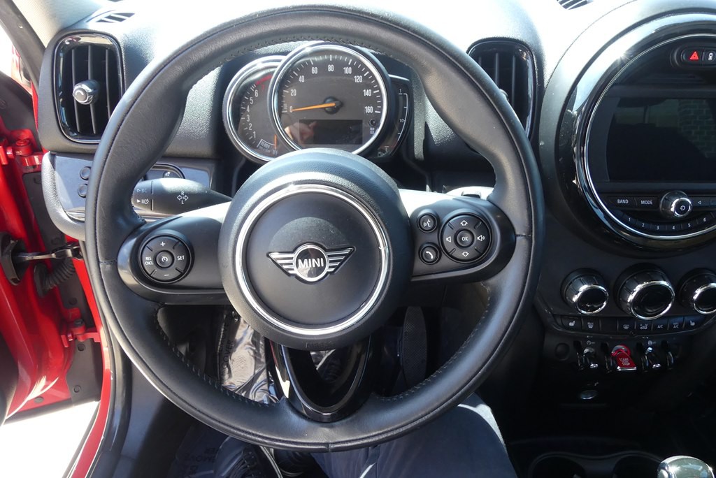 2020 MINI Cooper Image 17