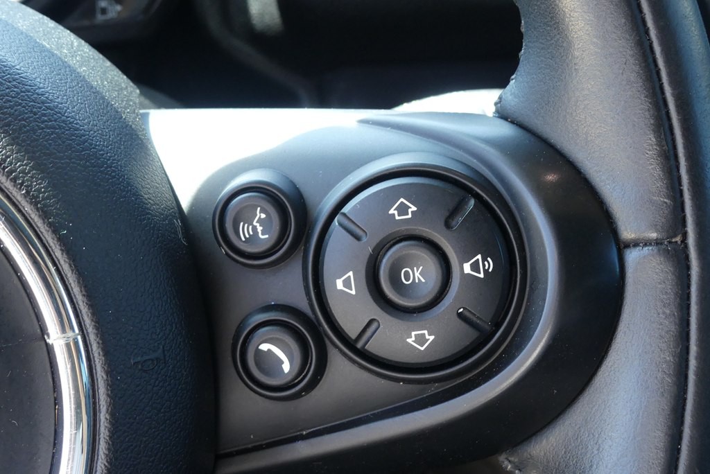 2020 MINI Cooper Image 18
