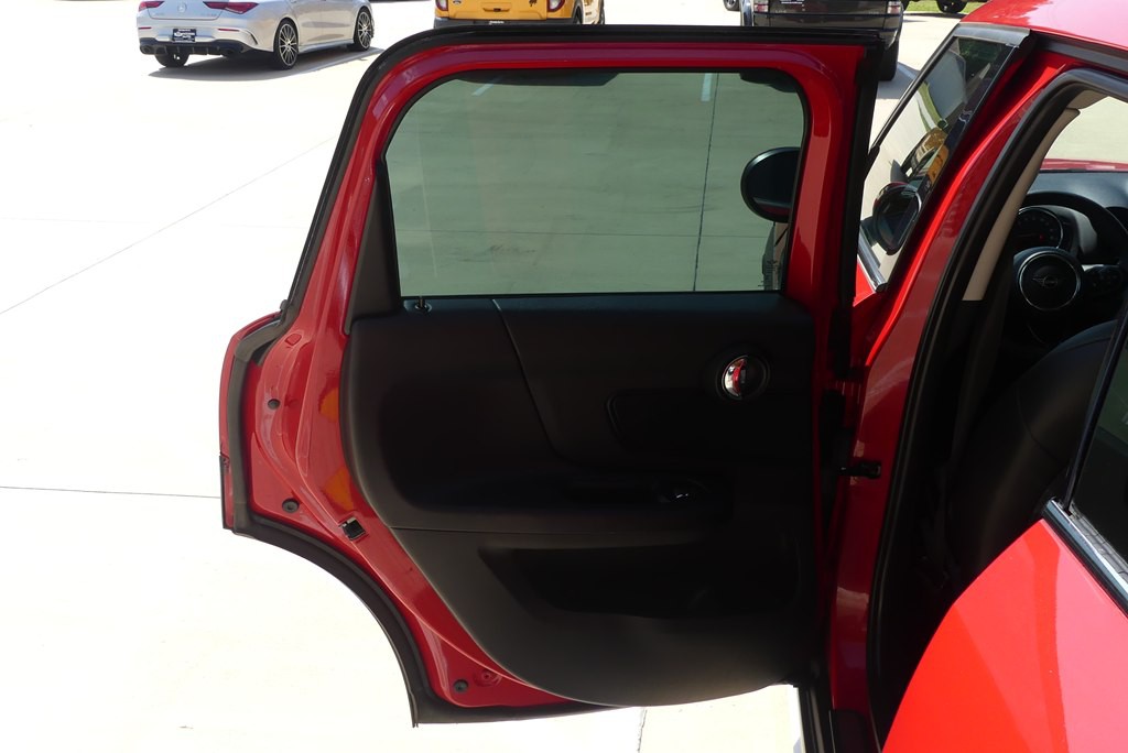 2020 MINI Cooper Image 31