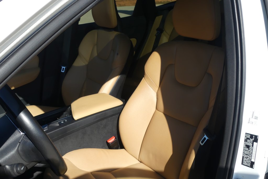 2018 Volvo XC60 Image 14