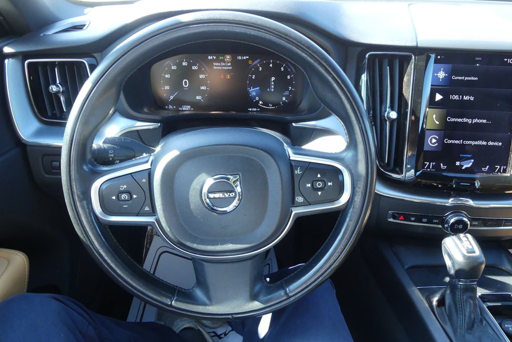 2018 Volvo XC60 Image 17