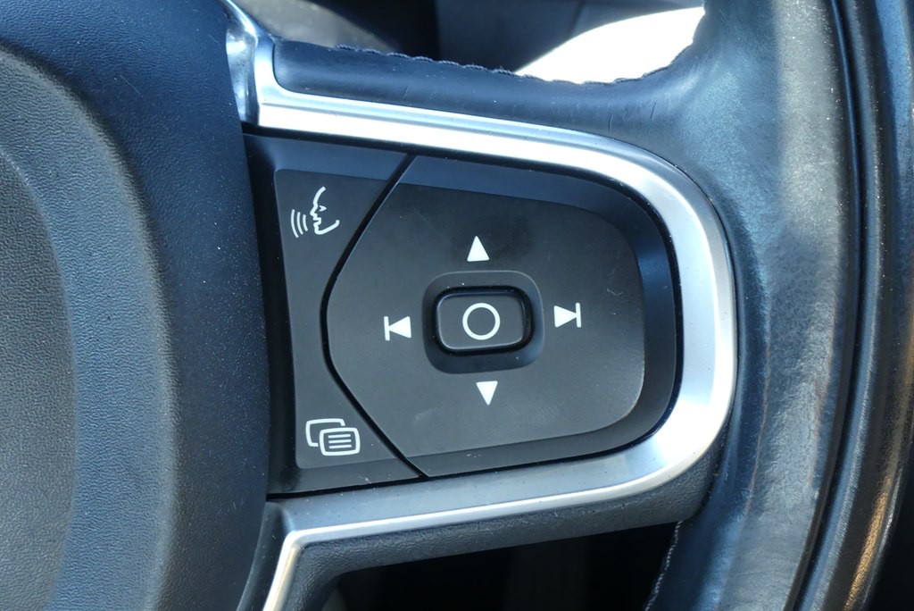 2018 Volvo XC60 Image 18