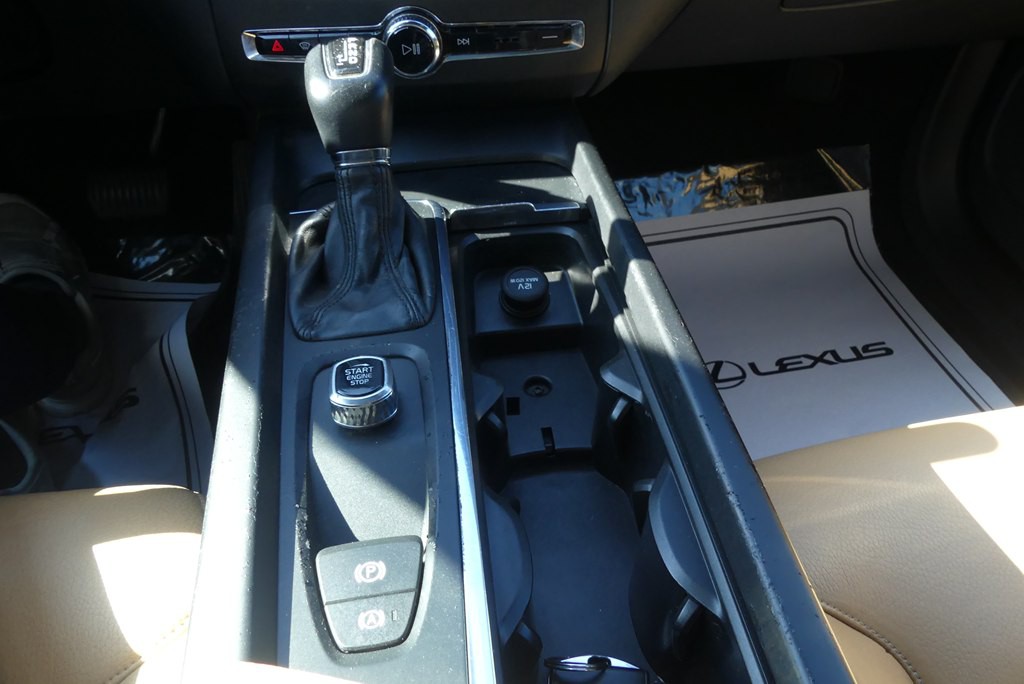 2018 Volvo XC60 Image 26