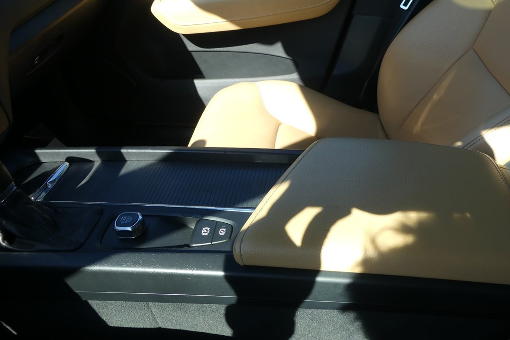 2018 Volvo XC60 Image 28