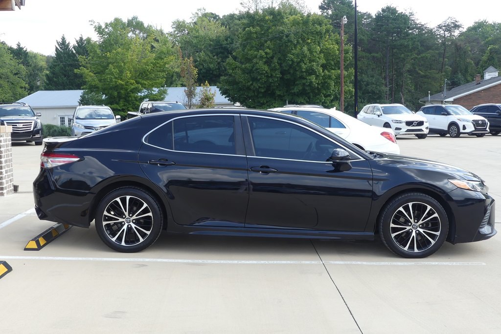 2019 Toyota Camry Image 6