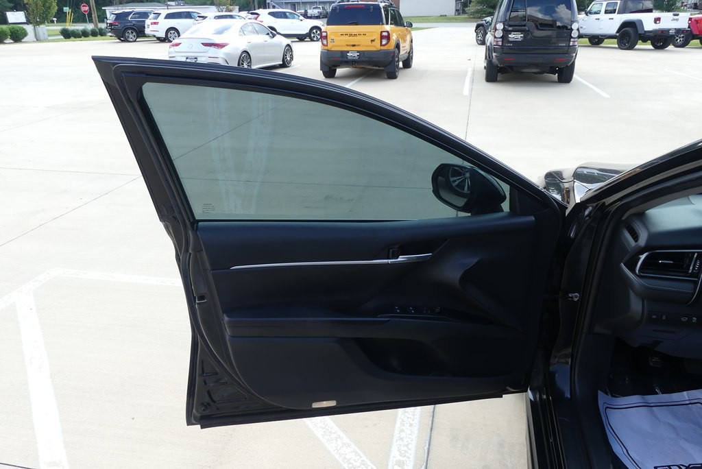 2019 Toyota Camry Image 9