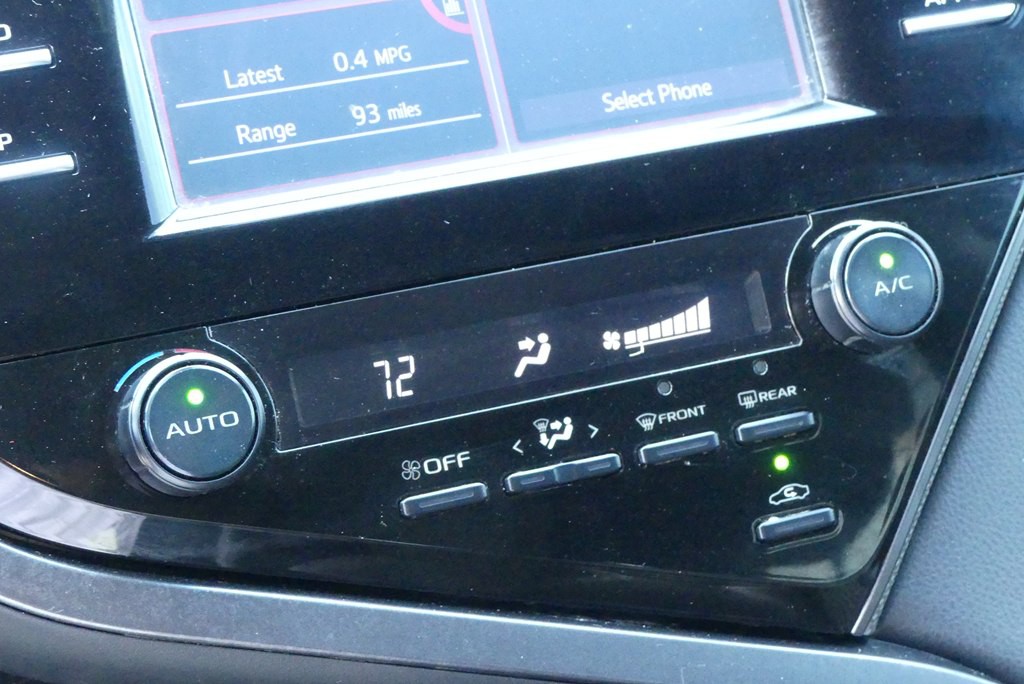 2019 Toyota Camry Image 19